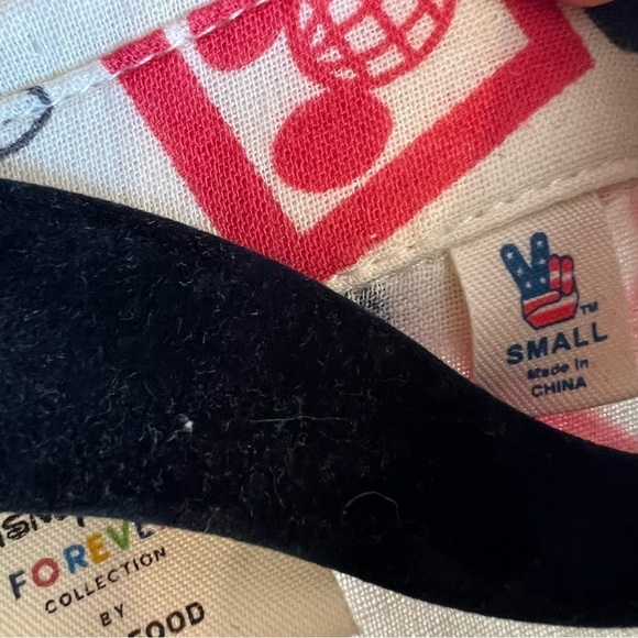 Disney Parks Forever By Junk Food Retro Mickey Mouse Button Up Shirt Boys Small - Picture 13 of 15